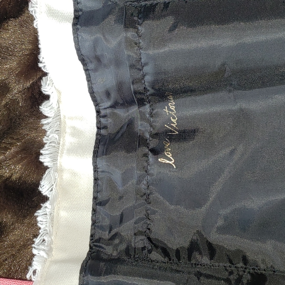 Victorias Secret Beach Weekender Tote with Pom Pom - Picture 10 of 16